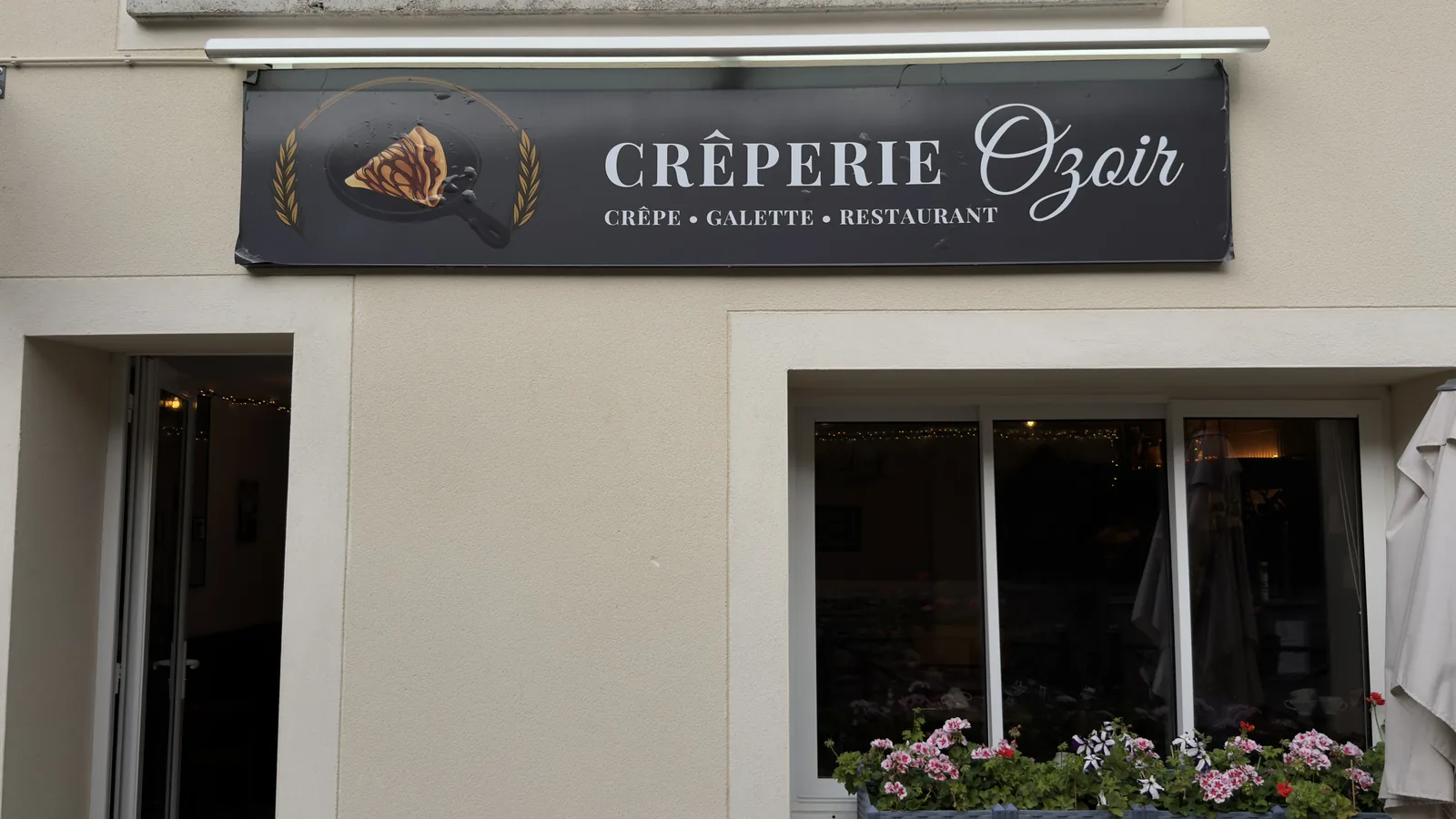 Enseigne de la Crêperie Ozoir